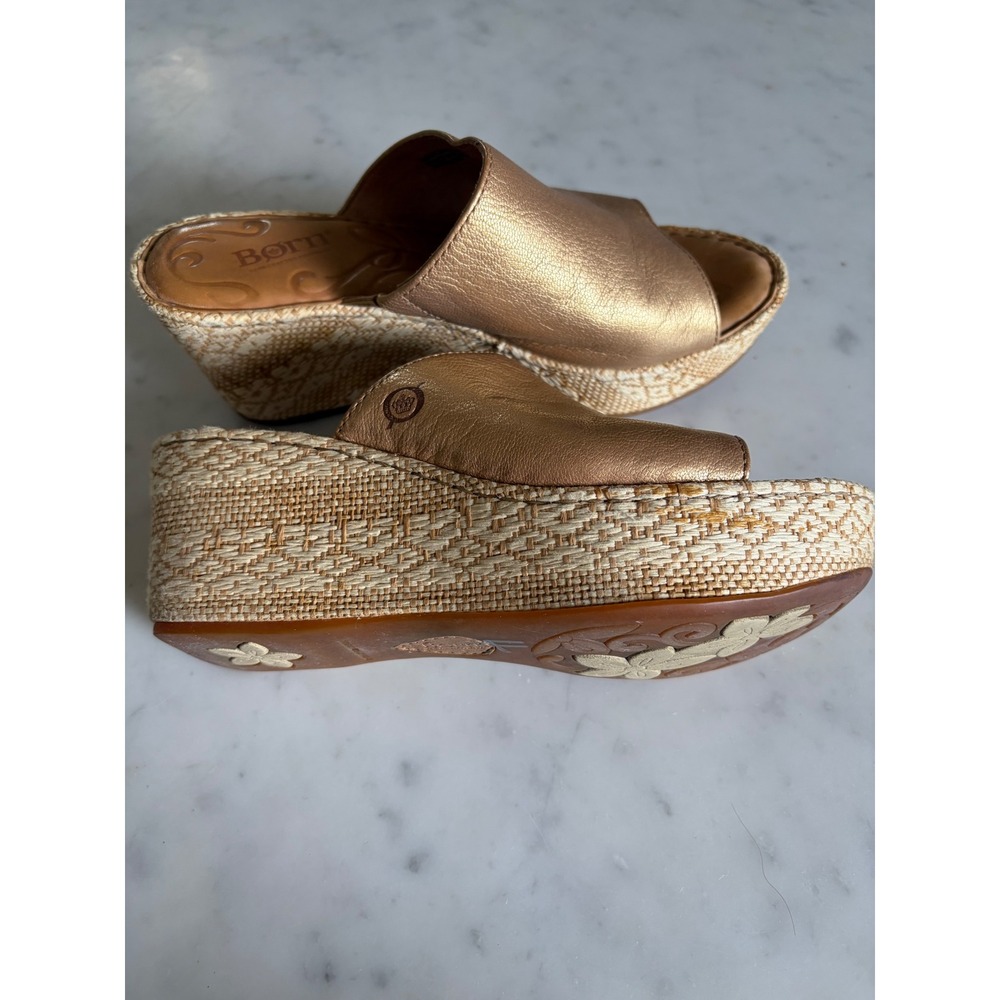 Born Tilda Platform Slide Sandals Gold Leather Woven Textured Wedge Size 7